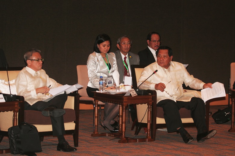 APEC Executive Director, Ambassador Michael Tay; Minister of Transportation and Communications, Philippines, Leandro R. Mendoza